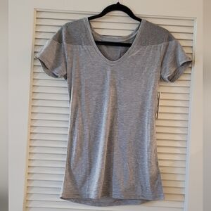 2xist- (NWT) Light Grey Short-Sleeve Athletic Shirt
